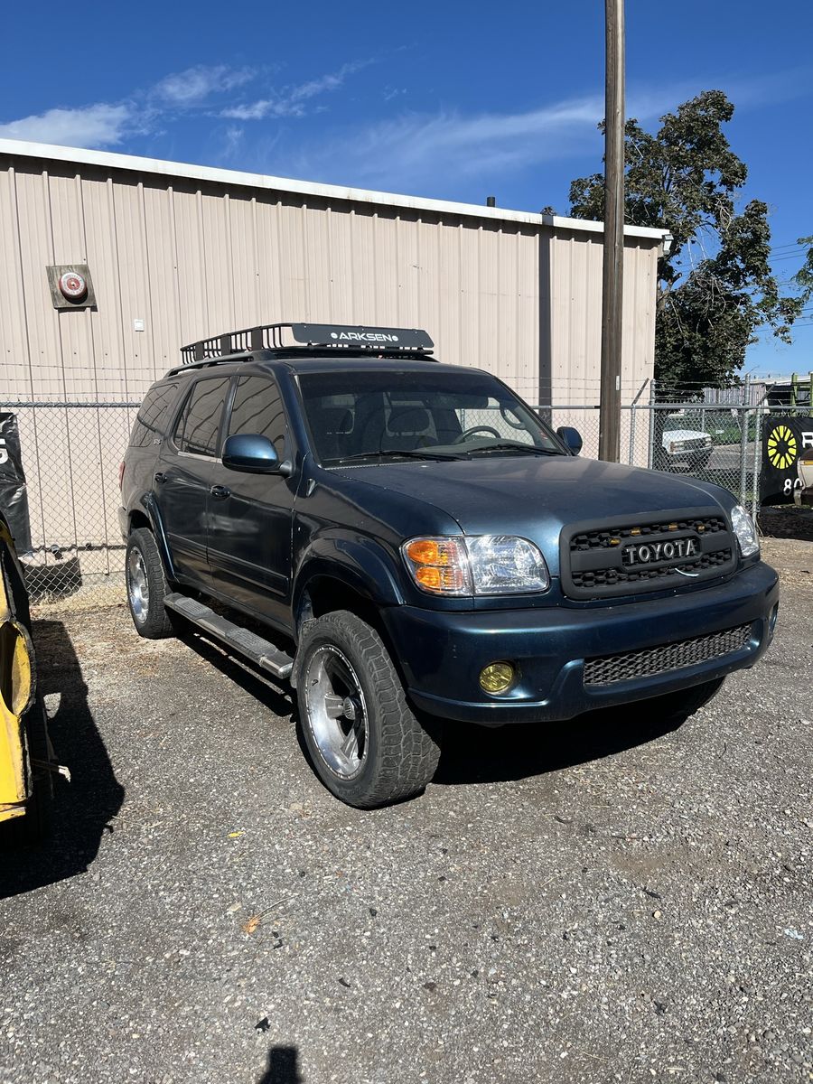 2004 Toyota Sequoia