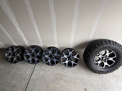 5 Jeep JL Rubicon Factory 17" Wheels