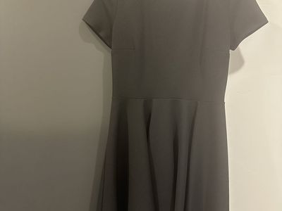 Black house white market size 4 dresses mint