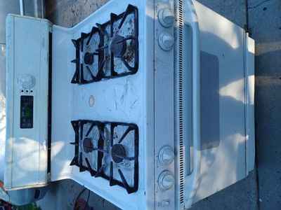 Kenmore natural gas stove.