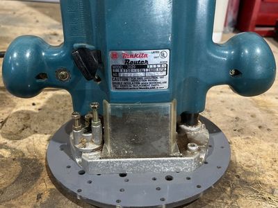 Makita Model 3620 plunge router