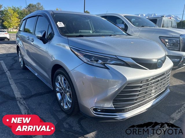 2023 Toyota Sienna Platinum 7-Passenger