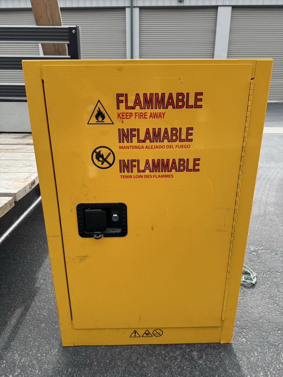 Fireproof cabinet