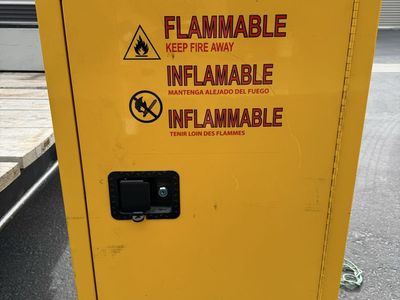 Fireproof cabinet