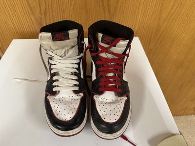 Air Jordan 1 red (bloodline)