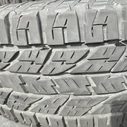 35x12.50R20 Tires + 20” Rims – Make Offer