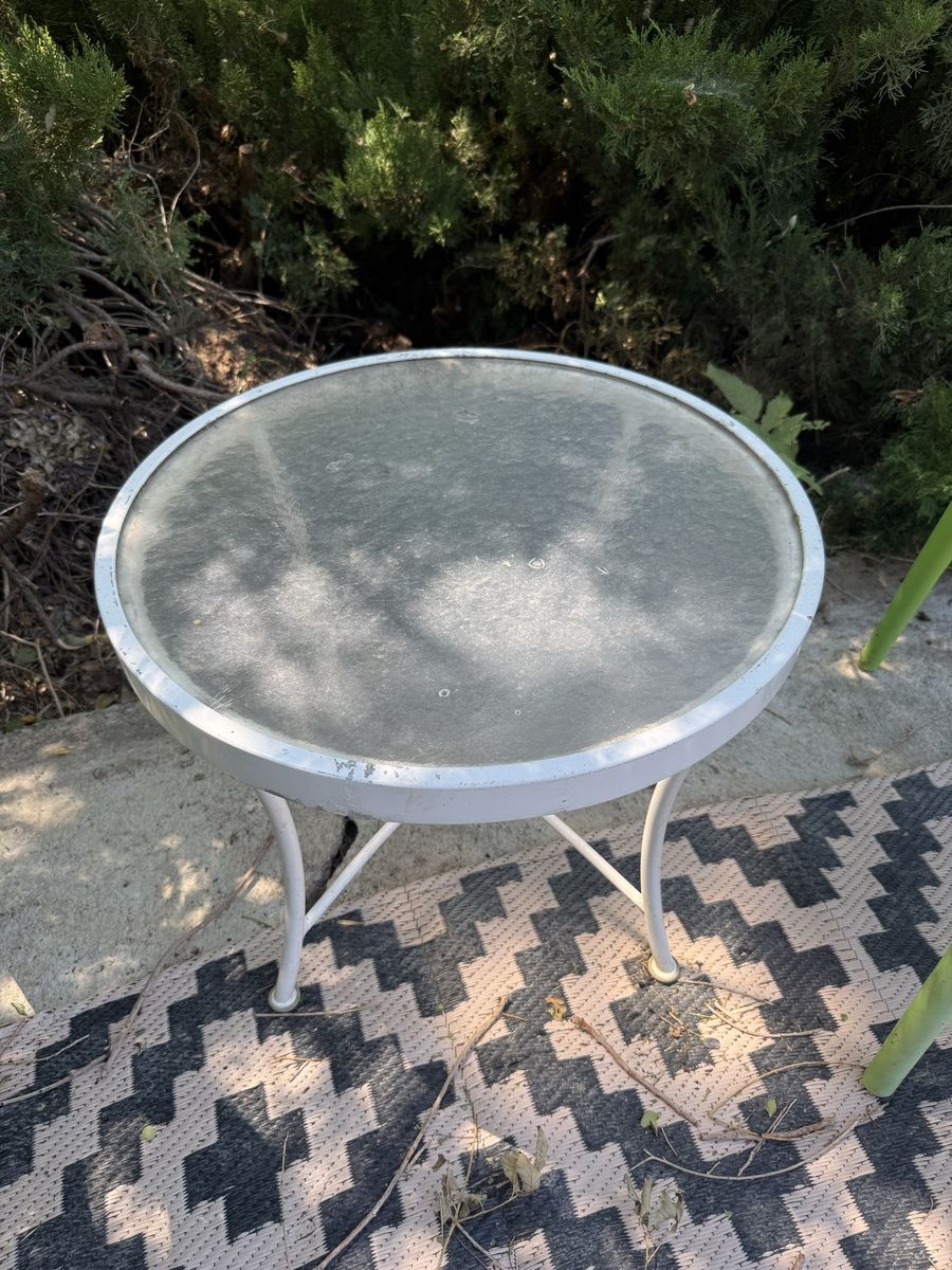 White Round Outdoor Metal Patio Side Table with Glass Top