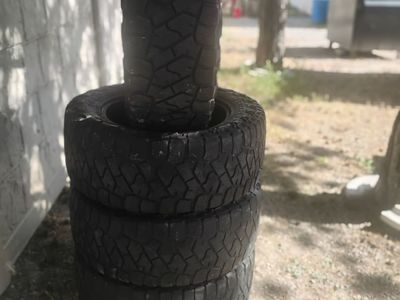 35/12.50/20 Toyo tires open country r/t trail