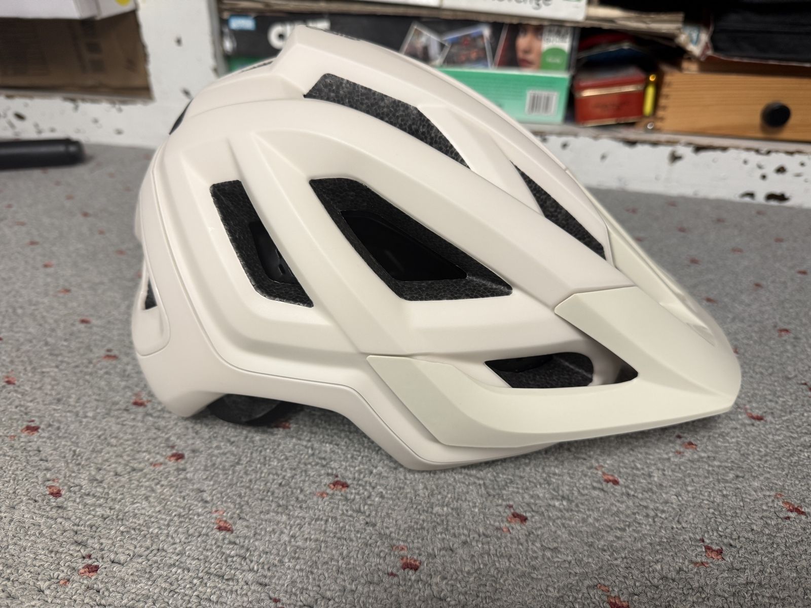 Giro Montaro MIPS III Mountain Bike Helmet Matte Cream Size Medium (55-59 cm)