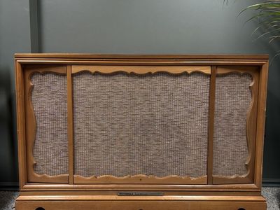 vintage wood Motorola console stereo / vinyl turntable