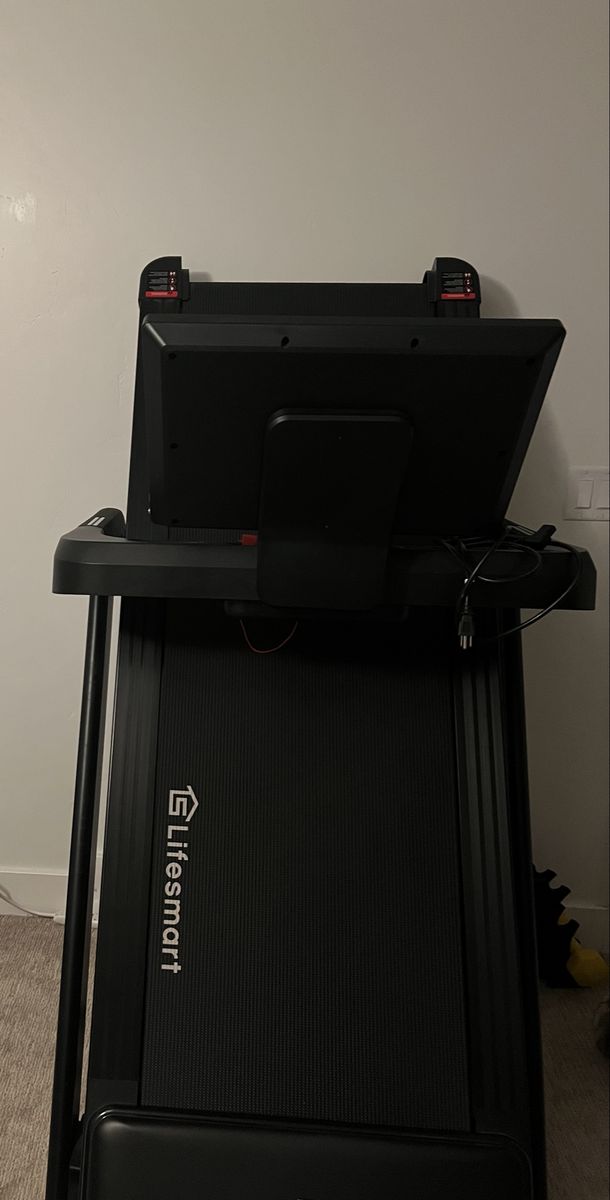 Main image 4