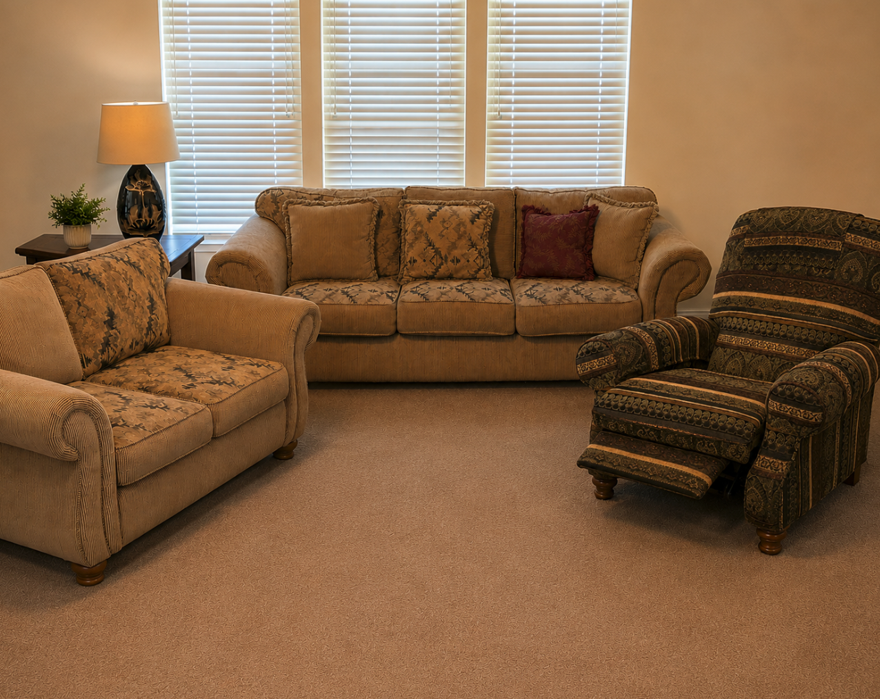 Southwestern Rustic Living Room Set – Sofa, Loveseat & Recliner w/ Accent Pillows – Excellent Condition