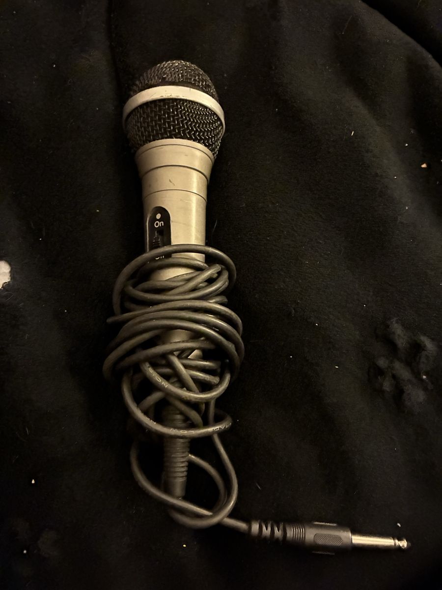 Wired Microphone with On/Off Switch and Cable
