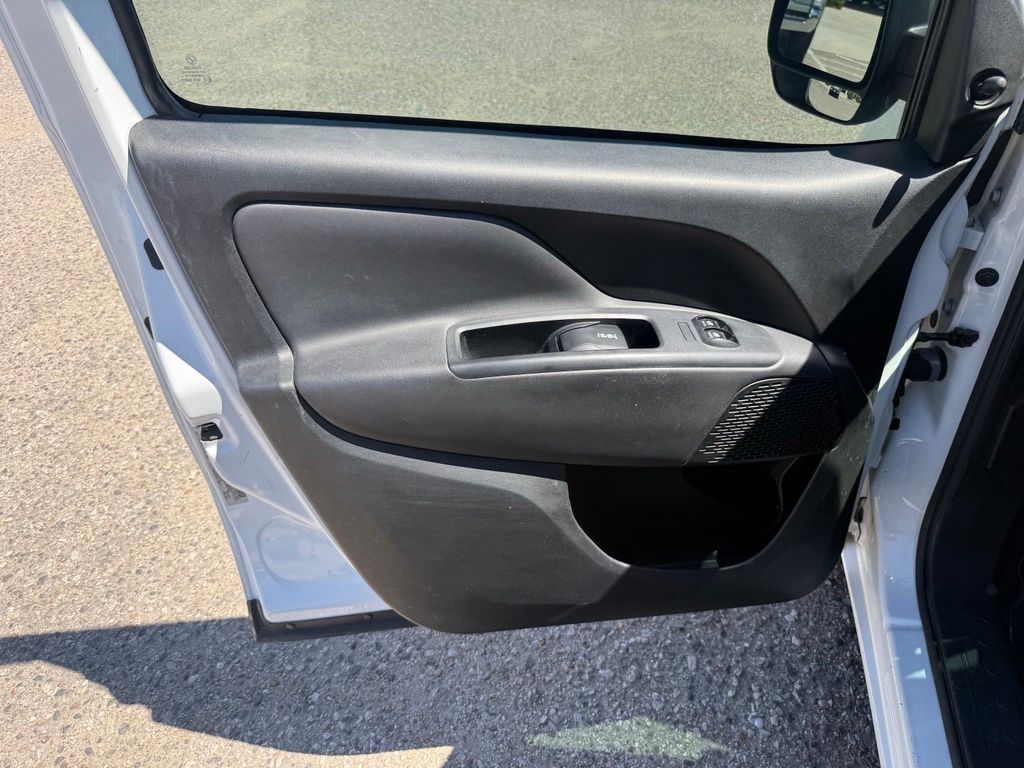Main image 7