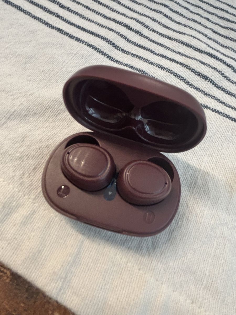 Wireless Earbuds – Dark Cherry – New in Box