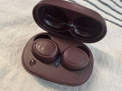 Wireless Earbuds – Dark Cherry – New in Box