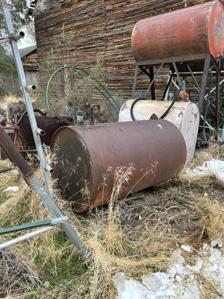 250 Gallon Large Farm Diesel Tank