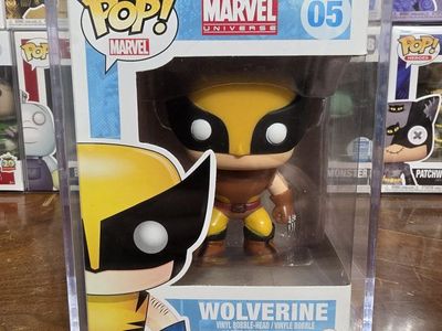 Funko Pop! Marvel Universe Wolverine #05 Vinyl Bobble-Head in Protector
