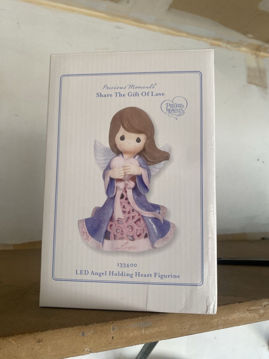 Precious Moments Share The Gift Of Love LED Angel Holding Heart Figurine 133400