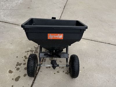 Agr Fab Fertlizer Spreader