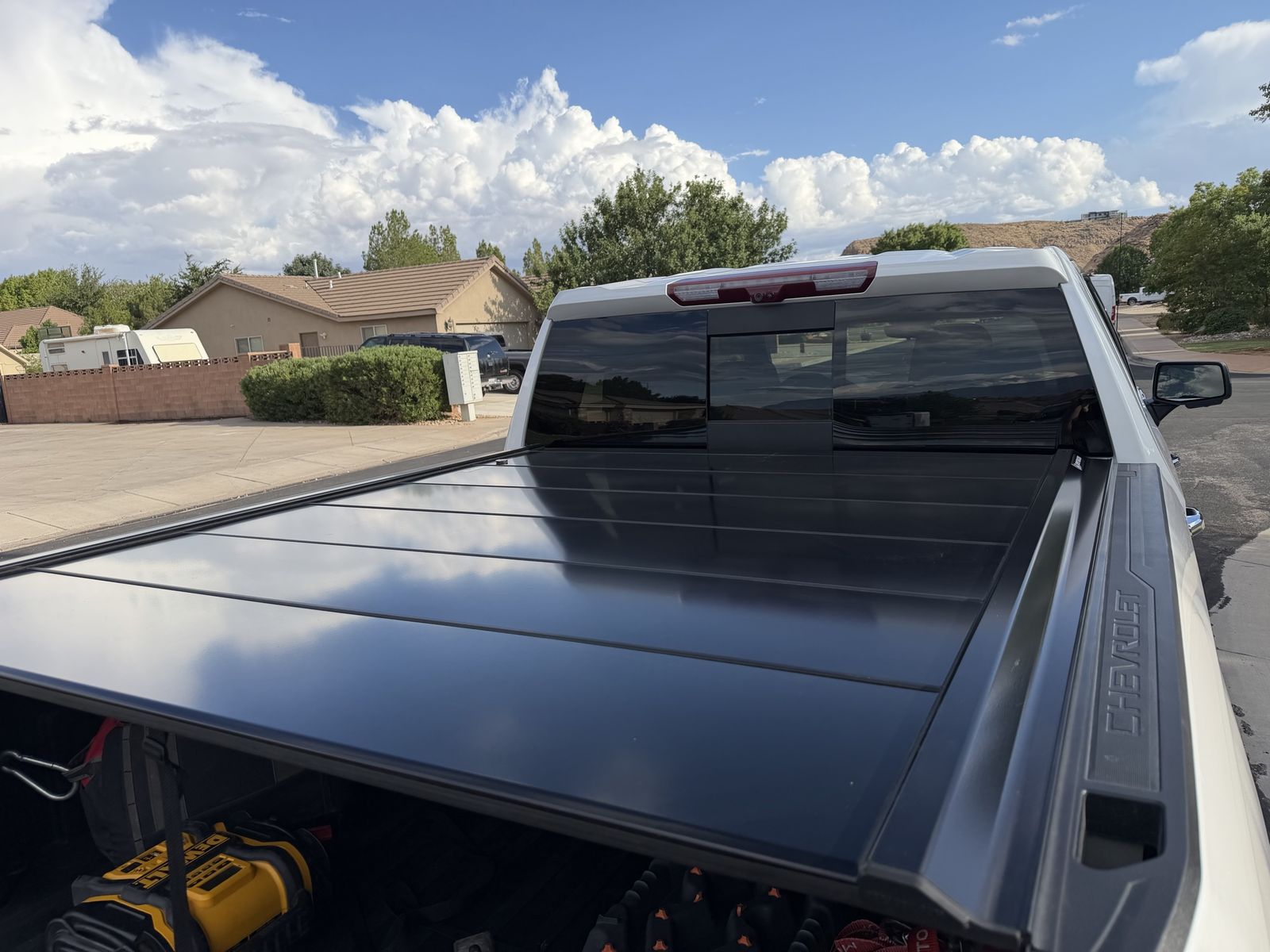 Peragon Aluminum Bed Cover