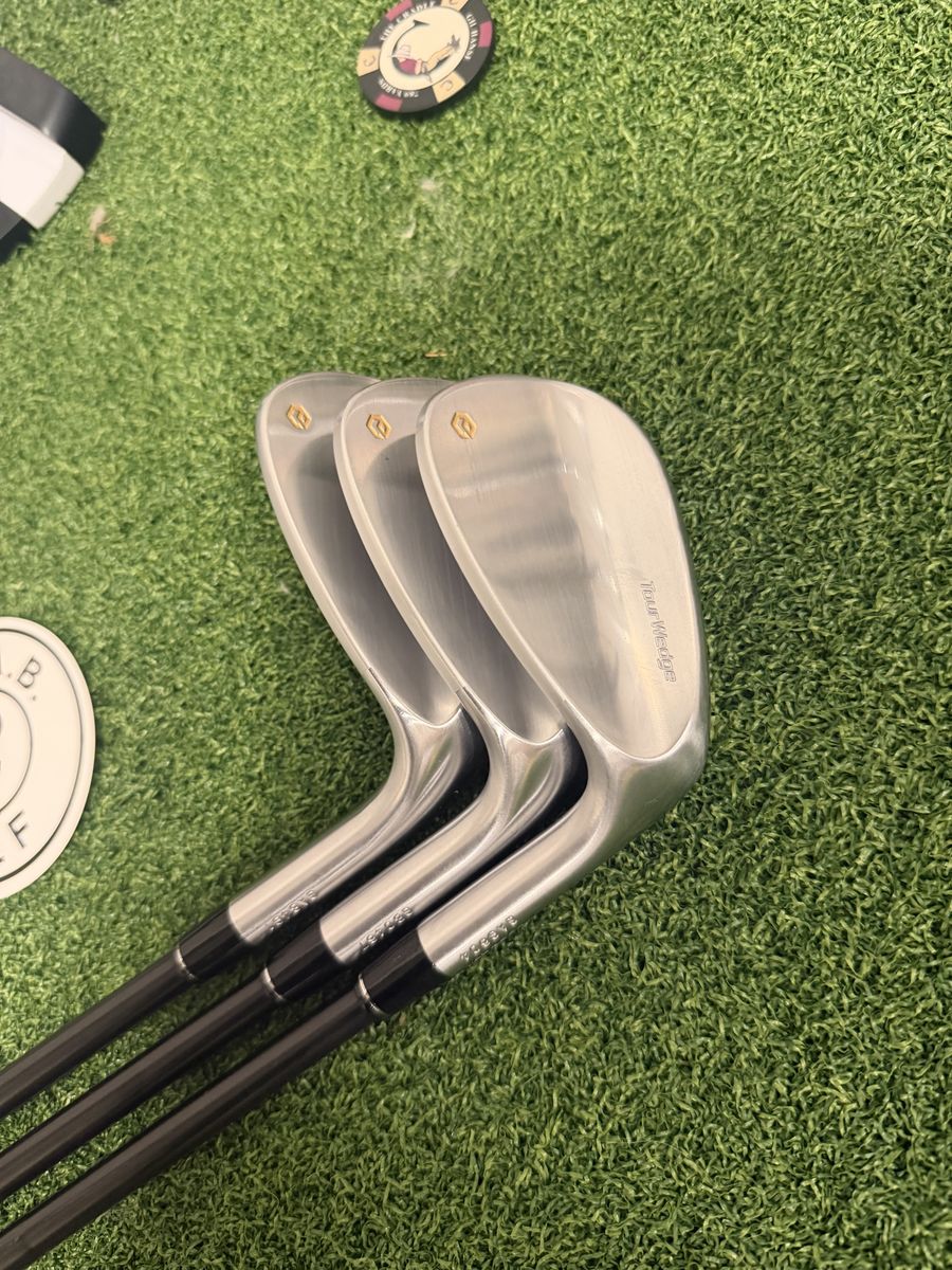 Epon Tour Wedge Set Forged 50/54/58 X100 Black Onyx Extra Stiff Mint