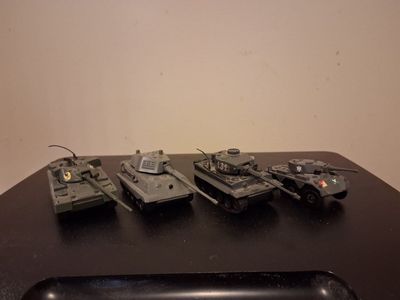 Toy Metal Army Tanks