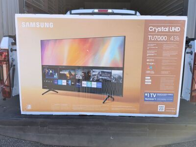 Samsung smart TV 43" like new