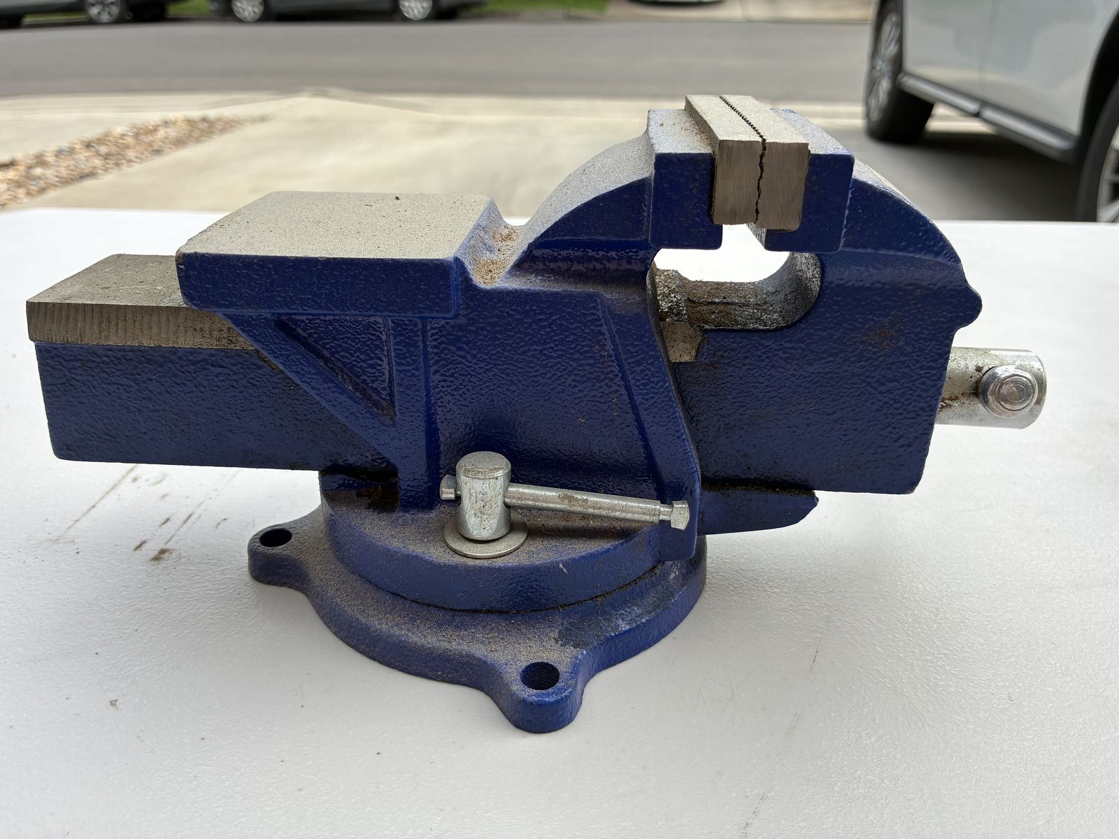 Central Forge 3" swivel vise