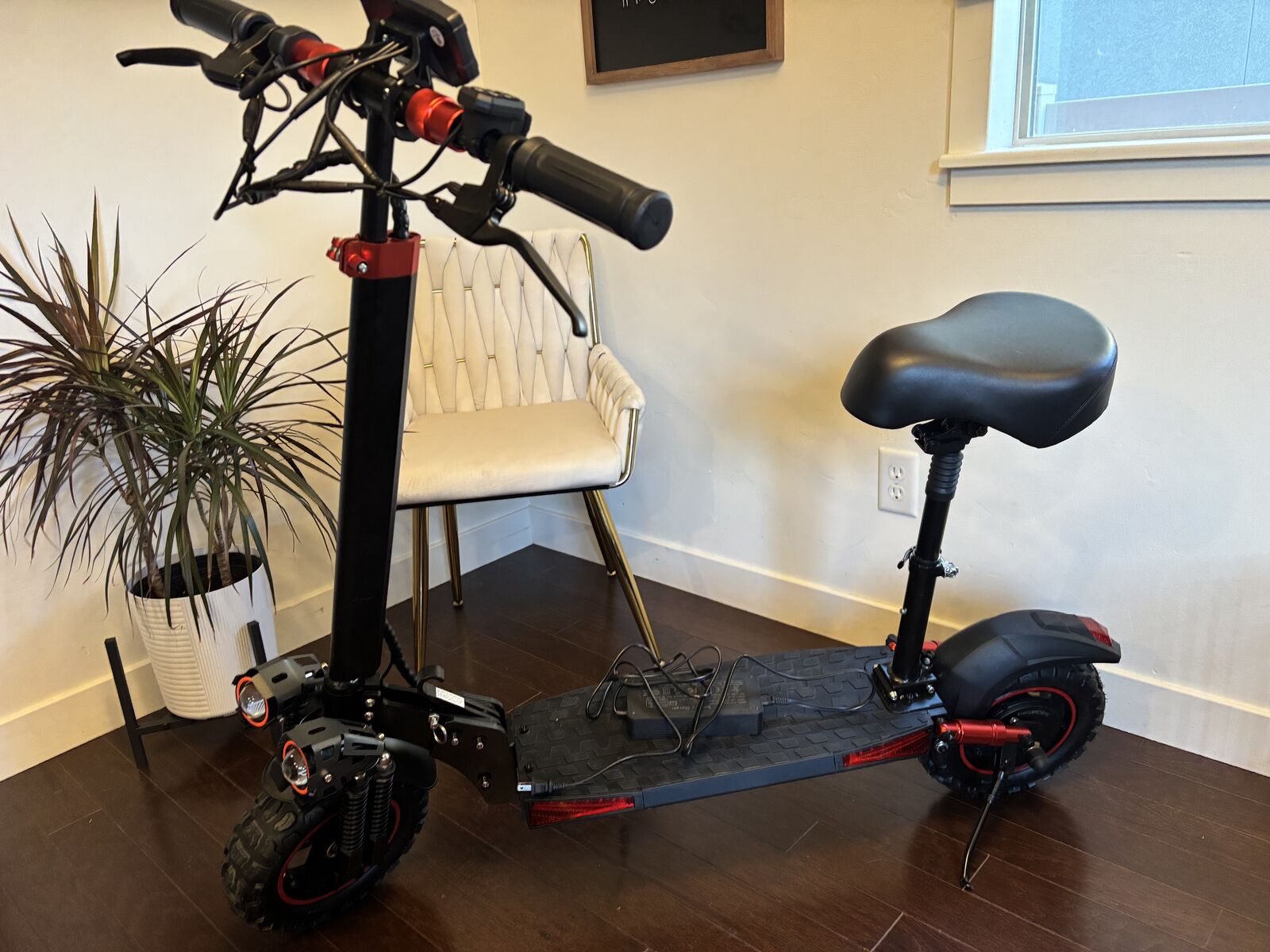 On/off road electric scooter