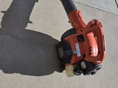 husqvarna 125B leaf blower