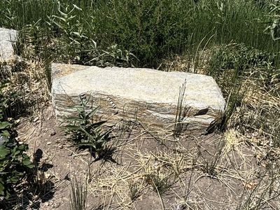 Large Decorative Landscape Boulders & Flagstone Rocks