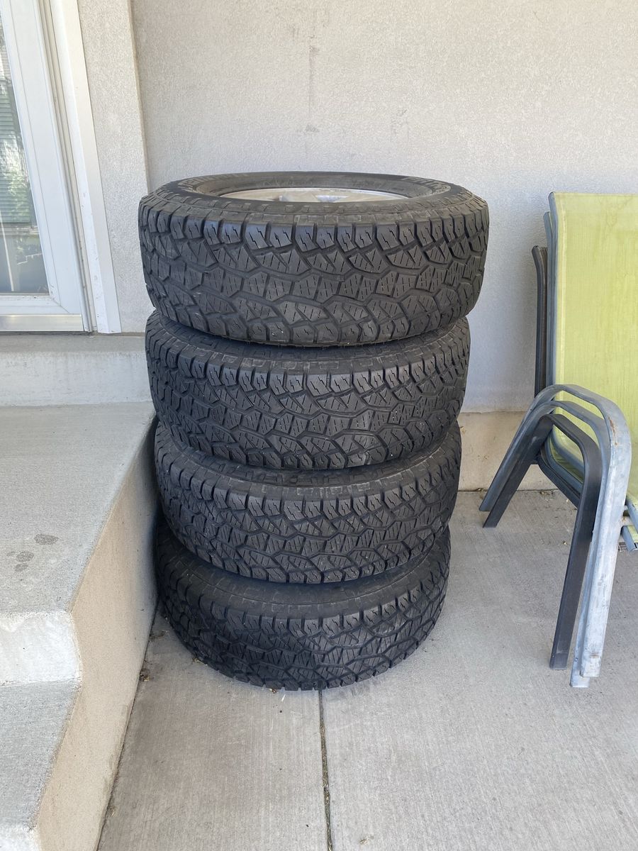 Pathfinder All Terrain Tires 285/70/17 with Ford alloy wheels