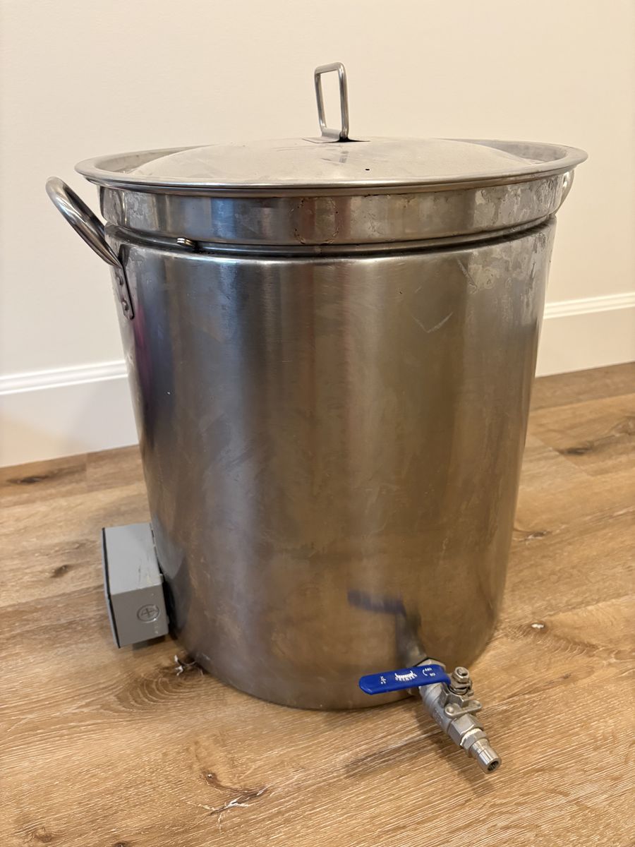 Bayou Classic 15.5 gallon kettle and strainer, electric conversion