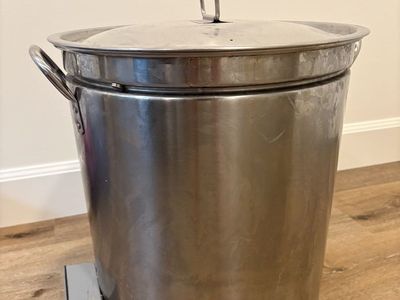 Bayou Classic 15.5 gallon kettle and strainer, electric conversion