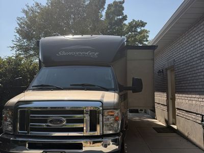 2018 Forest River Sunseeker 2400-S
