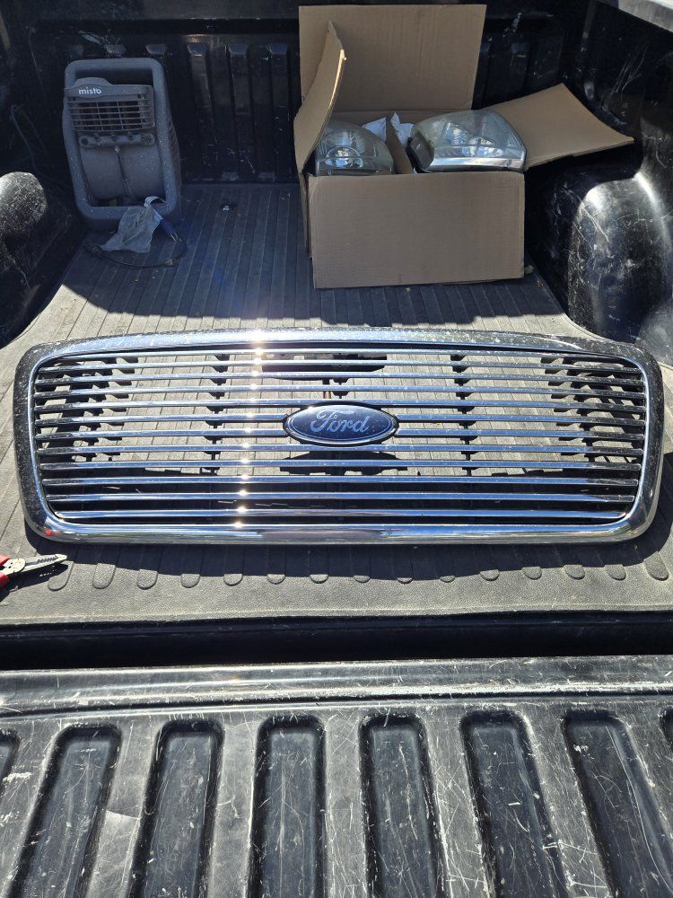 Ford F-150 Headlights & Grille (2004-2008) - Used Auto Parts