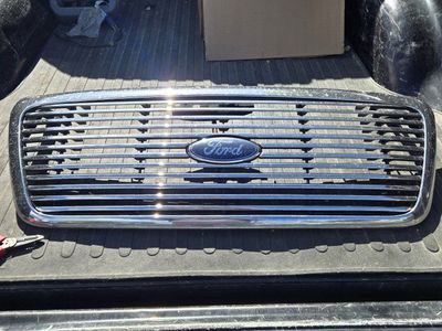 Ford F-150 Headlights & Grille (2004-2008) - Used Auto Parts