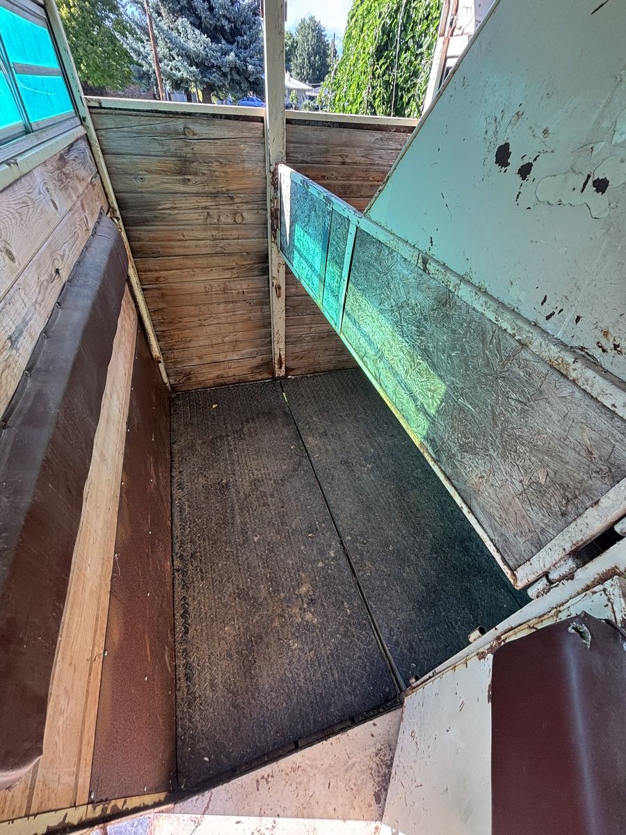 Main image 6