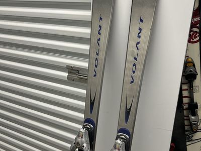Volant Skiis