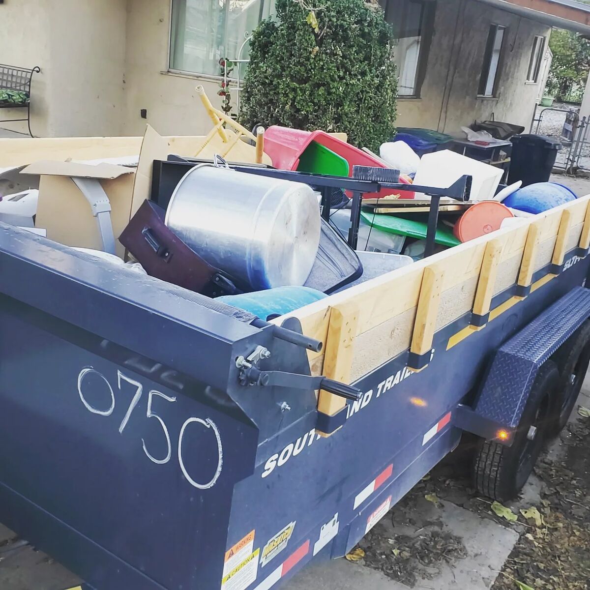 Trailer rental for junk