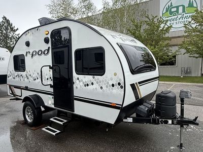 2022 Forest River R-Pod 171 Couples Coach Travel Trailer with Solar & Inverter