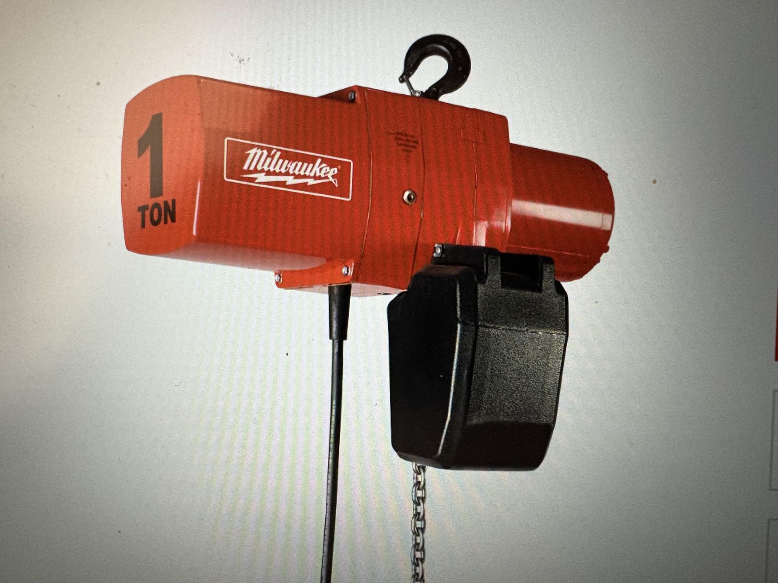 Millwakee 1 Ton Electric Chain Hoist New