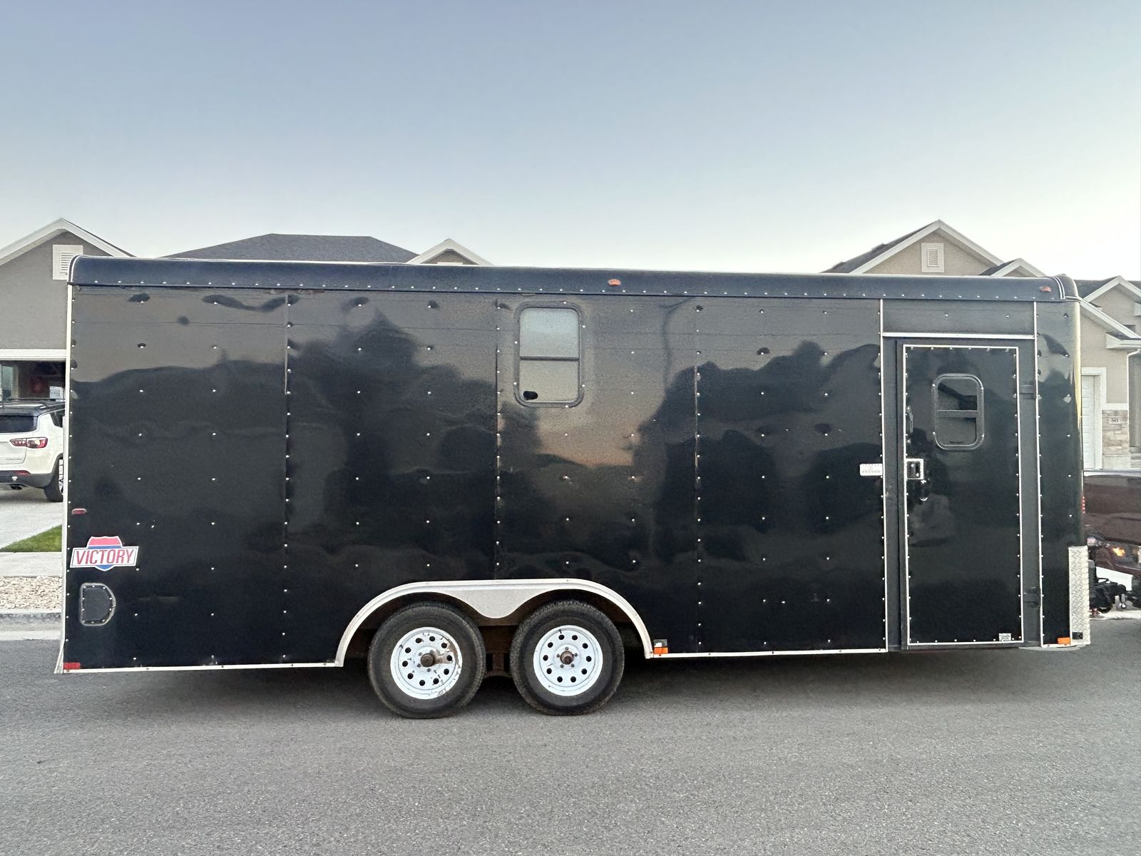 2015 enclosed cargo trailer