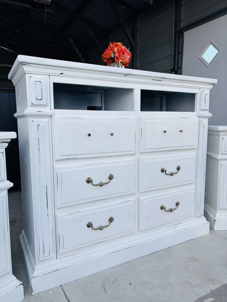 Farmhouse Dresser