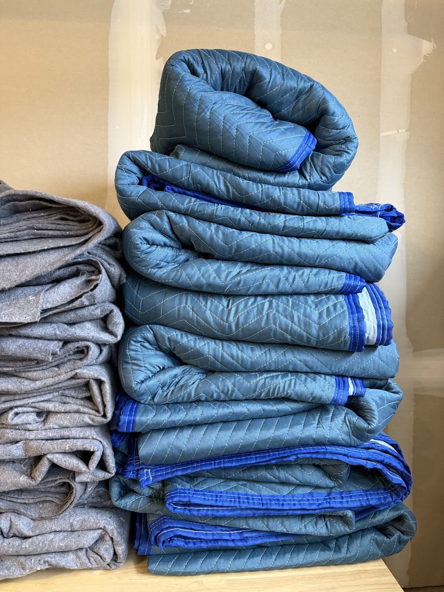 10 US Cargo Control Pro Moving Blankets - 82lbs / Dozen