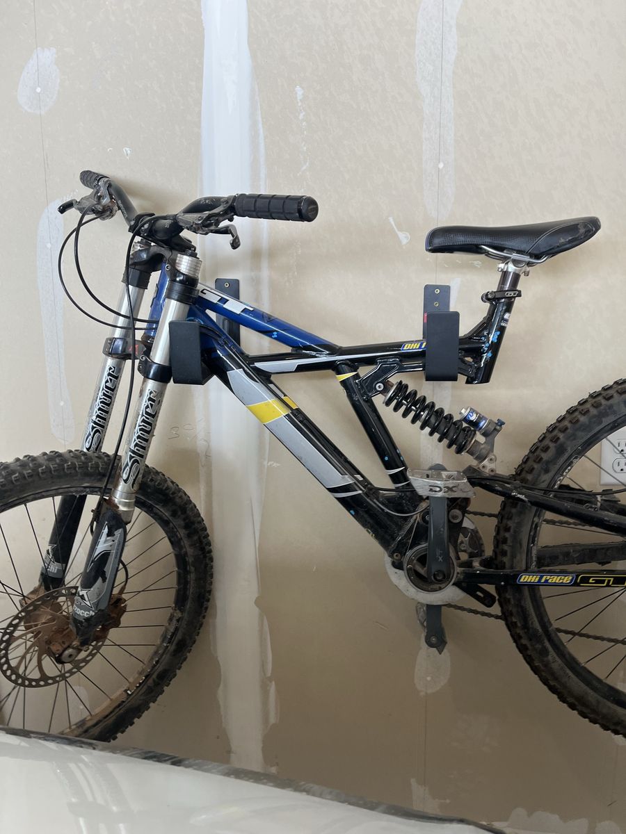 GT Downhill race mountain bike 