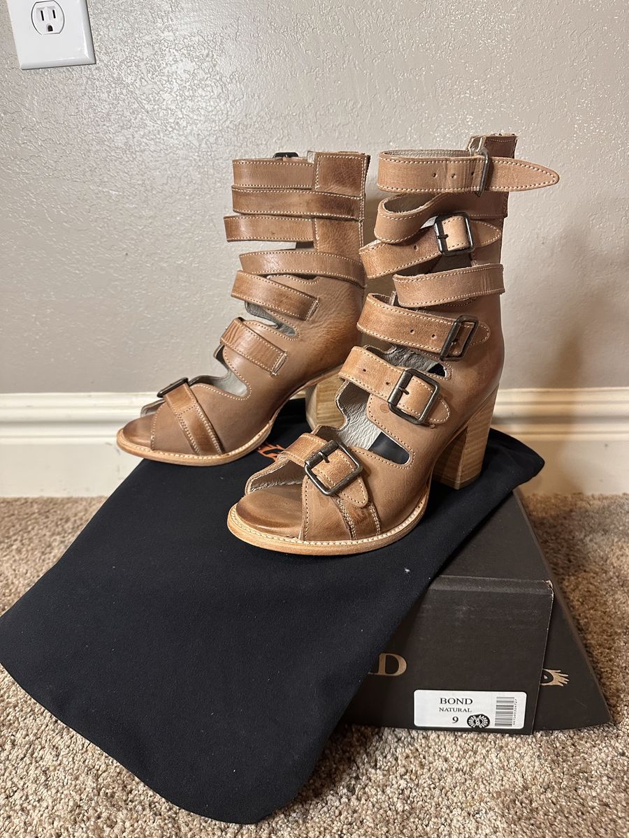 New Freebird Bond Womens Shoe - Size Nine