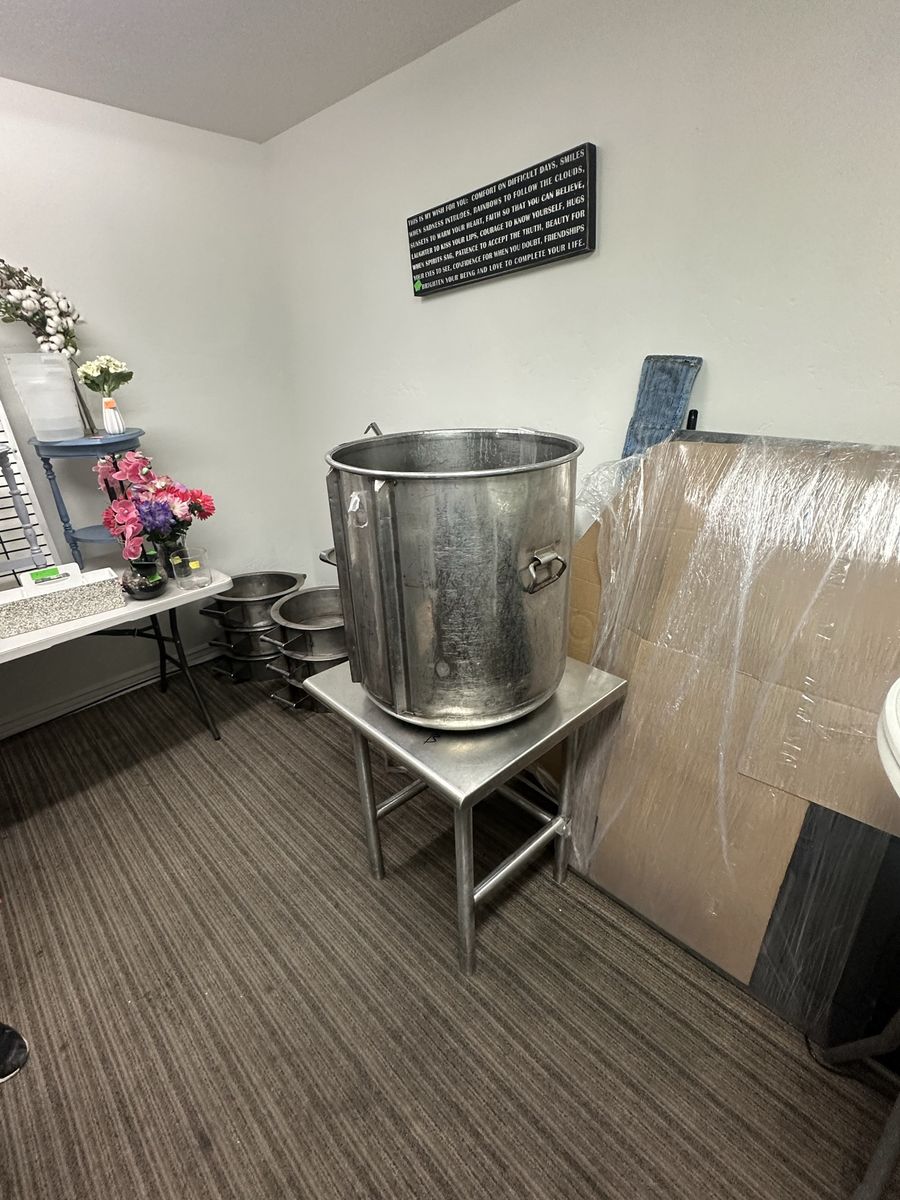 Large Stainless Steel Stock Pot - Commercial Grade, Heavy-Duty, 22-inch Diameter