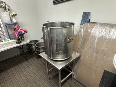 Large Stainless Steel Stock Pot - Commercial Grade, Heavy-Duty, 22-inch Diameter